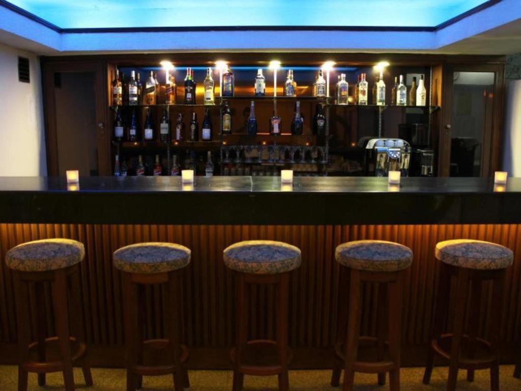 Alfa Hotel Rangoon Buitenkant foto